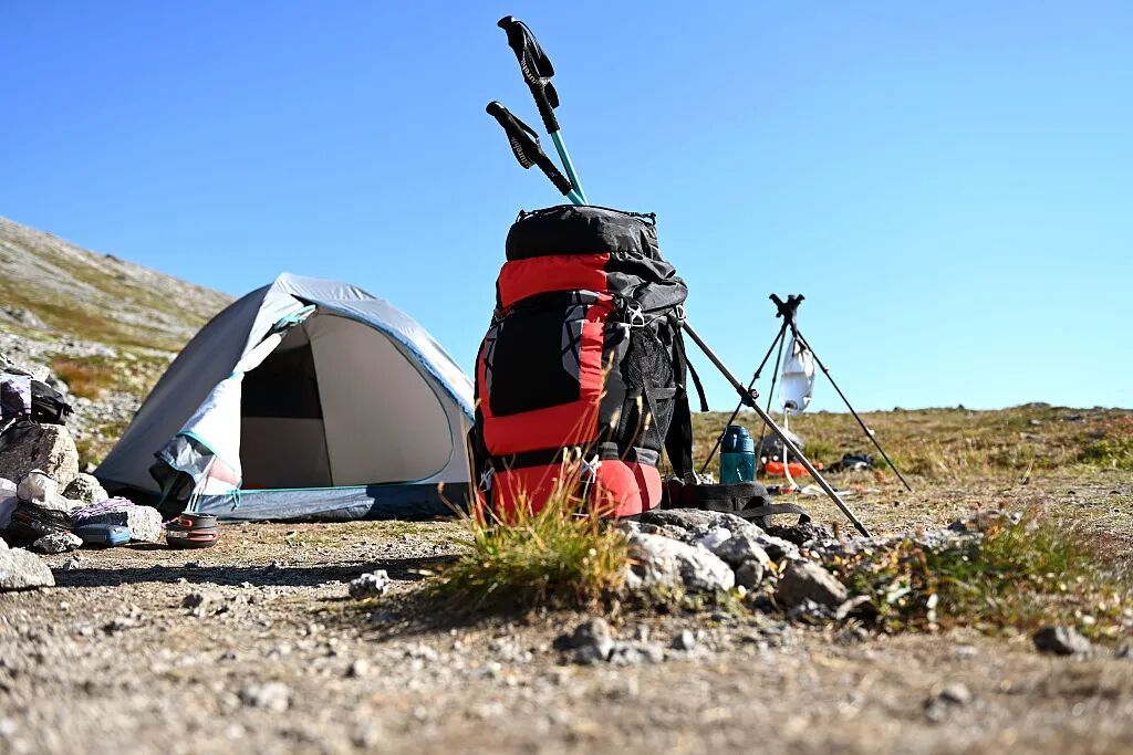 无证也能当领队 户外活动组织乱象频出 央视记者调查→