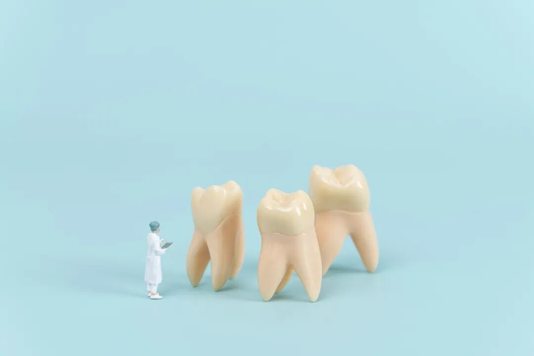 健康 | 一种会让牙齿掉光的病，很多人年轻时不重视，到老了就后悔了……