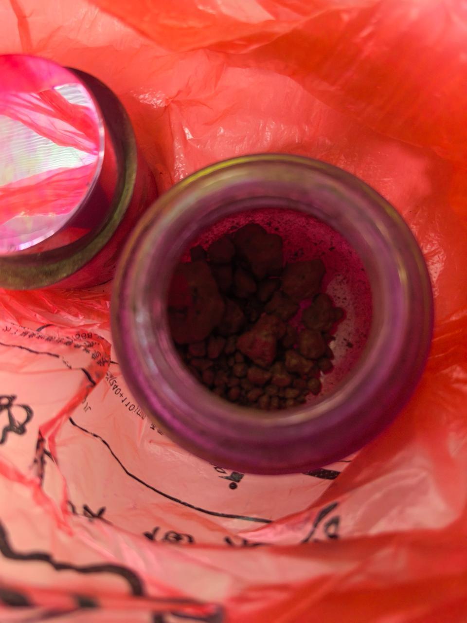 患阿尔兹海默症老人误食染料变“小红人”，医生：从医30余年首次遇到此类病例