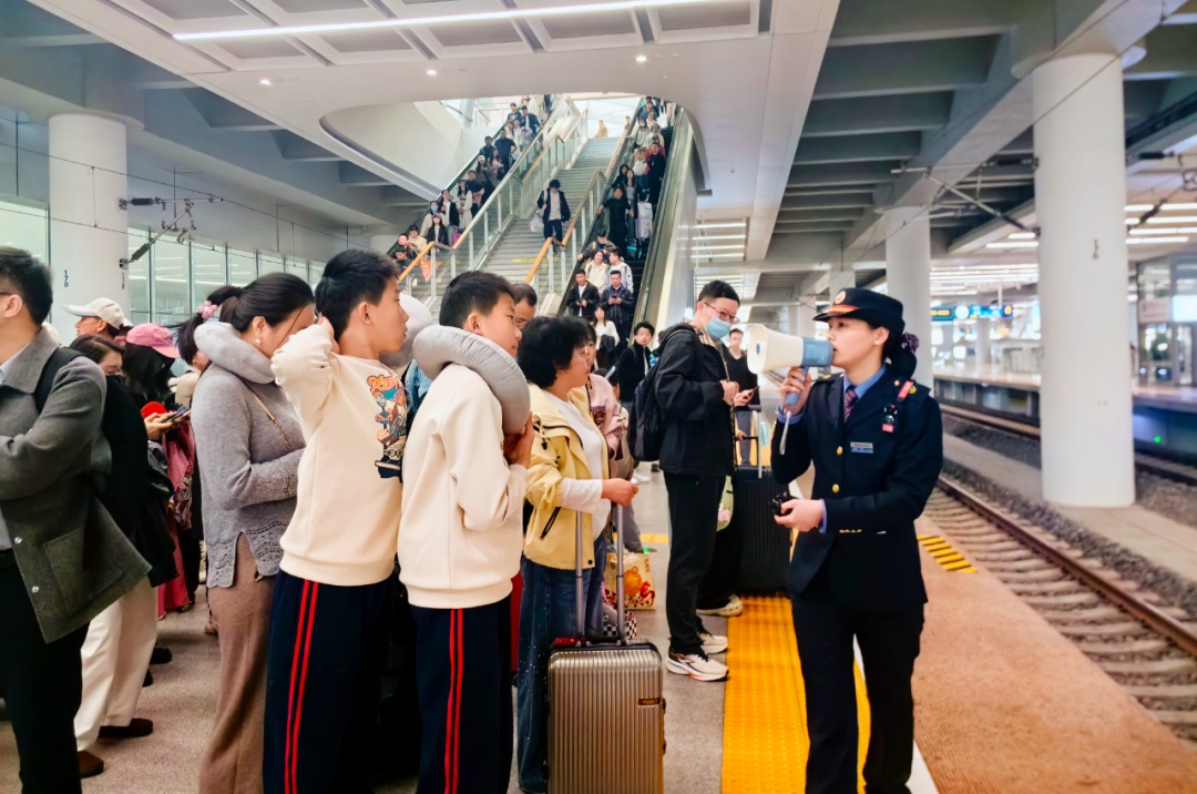 预计客流最高峰5月1日！长三角铁路“五一”假期运输明天启动