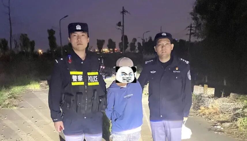 废弃公厕里住的“她”，被抓了！