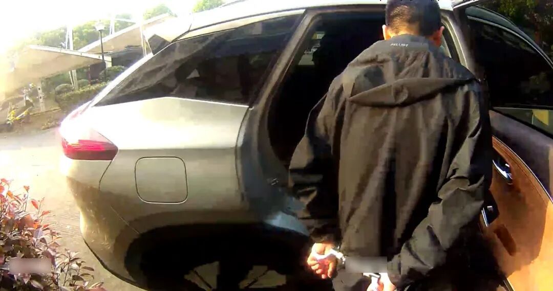 男子走进海宁一派出所想开具《无犯罪记录证明》，结果……