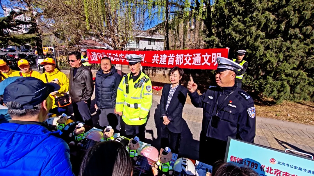 电动车事故保命关键是头盔！神经外科主任告诉你：必须戴头盔