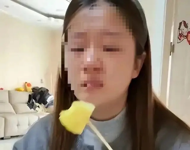 账号被封禁！孕妇称因买200元水果遭丈夫辱骂后引产，网友质疑摆拍；河南省妇联回应