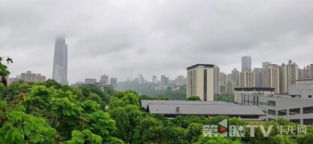 萧敬腾又来重庆了？网友调侃：“雨神”人设屹立不倒