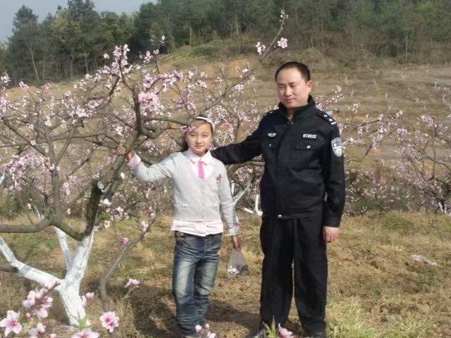 072632，是女儿与父亲跨时空的藏蓝约定