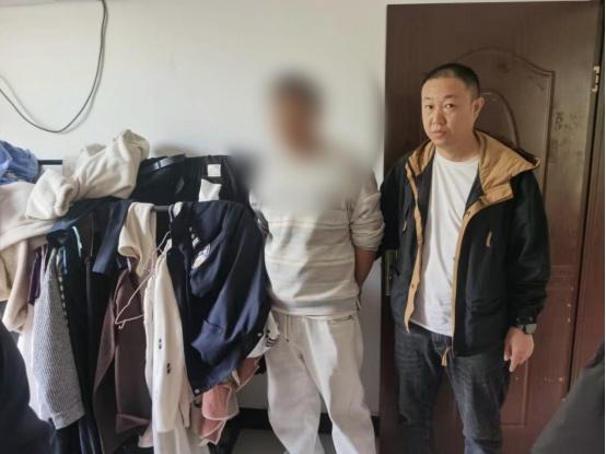 为了推销“特效药”，男子冒充民警？拘！