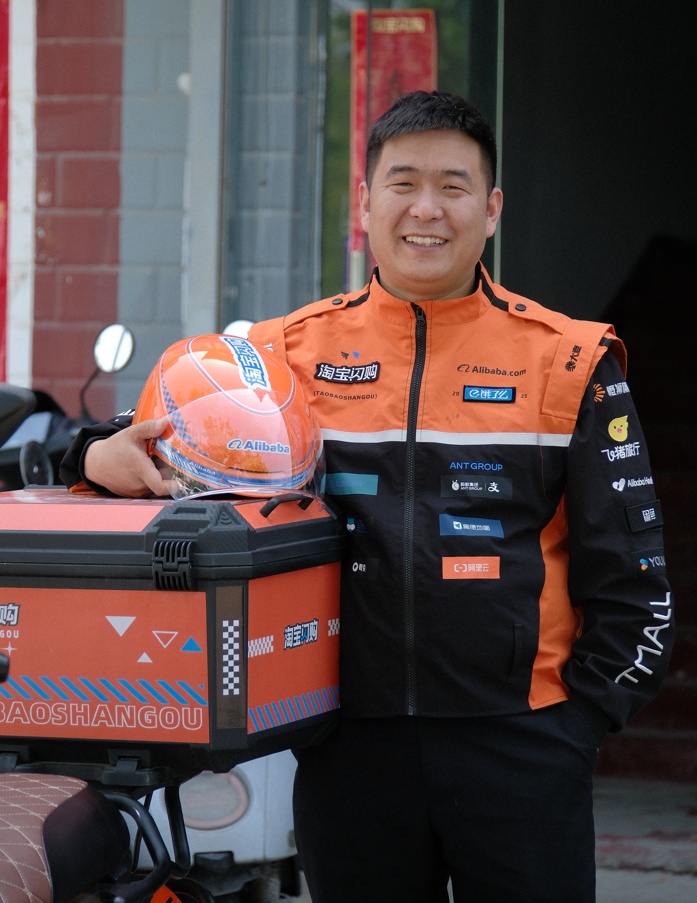 谁说送外卖是青春饭？这两个河南小哥，获得国家级表彰