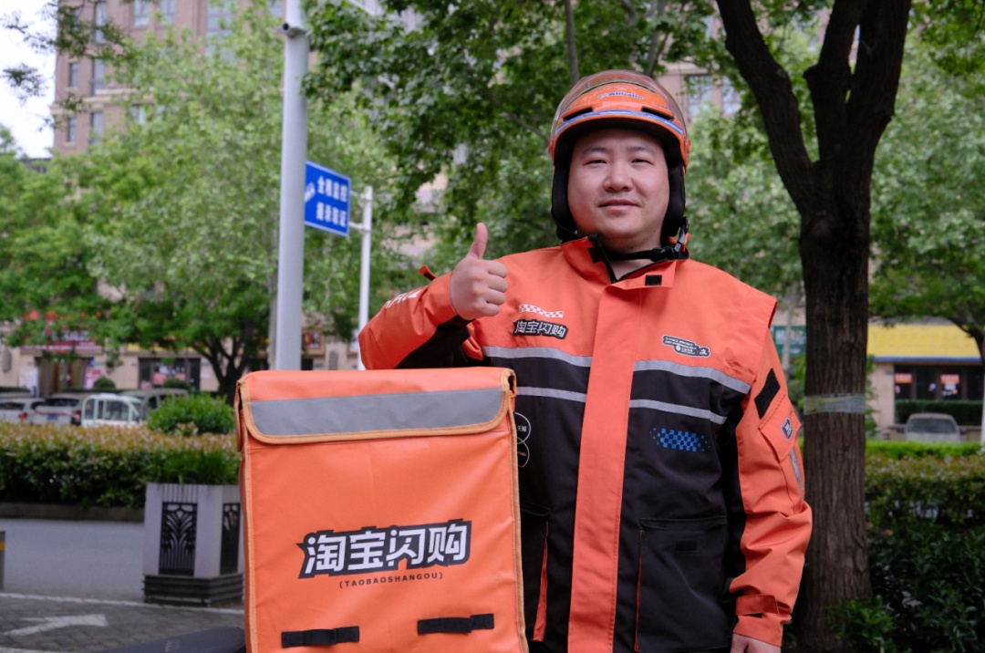 谁说送外卖是青春饭？这两个河南小哥，获得国家级表彰