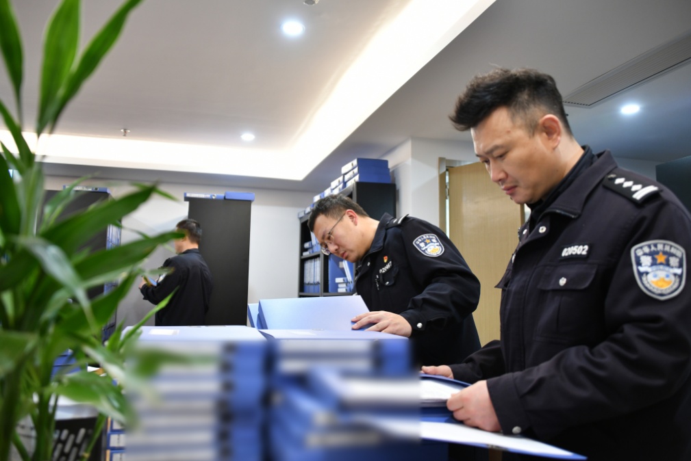 上海首例！200多名老人被教唆“演戏”骗取“长护险”