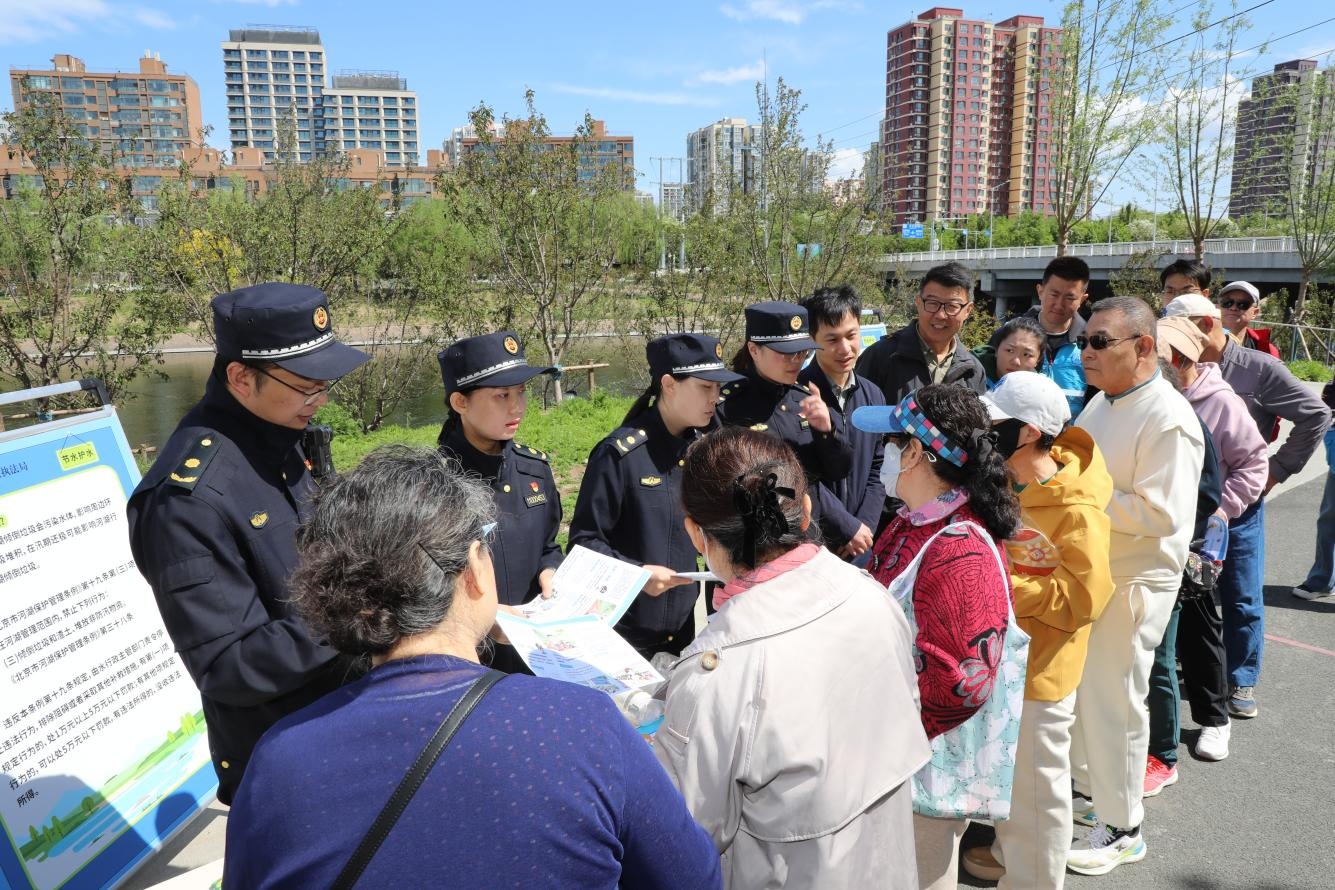 规范非机动车骑行 北京多部门联合开展宣传活动