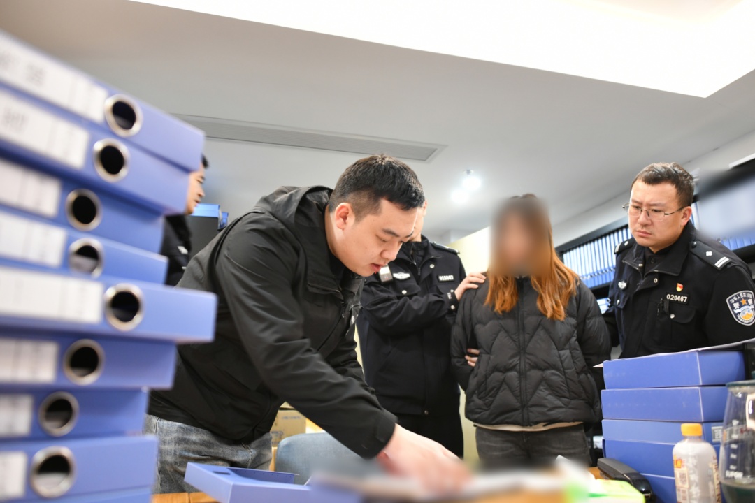 上海首例！200多名老人被教唆“演戏”骗取“长护险”