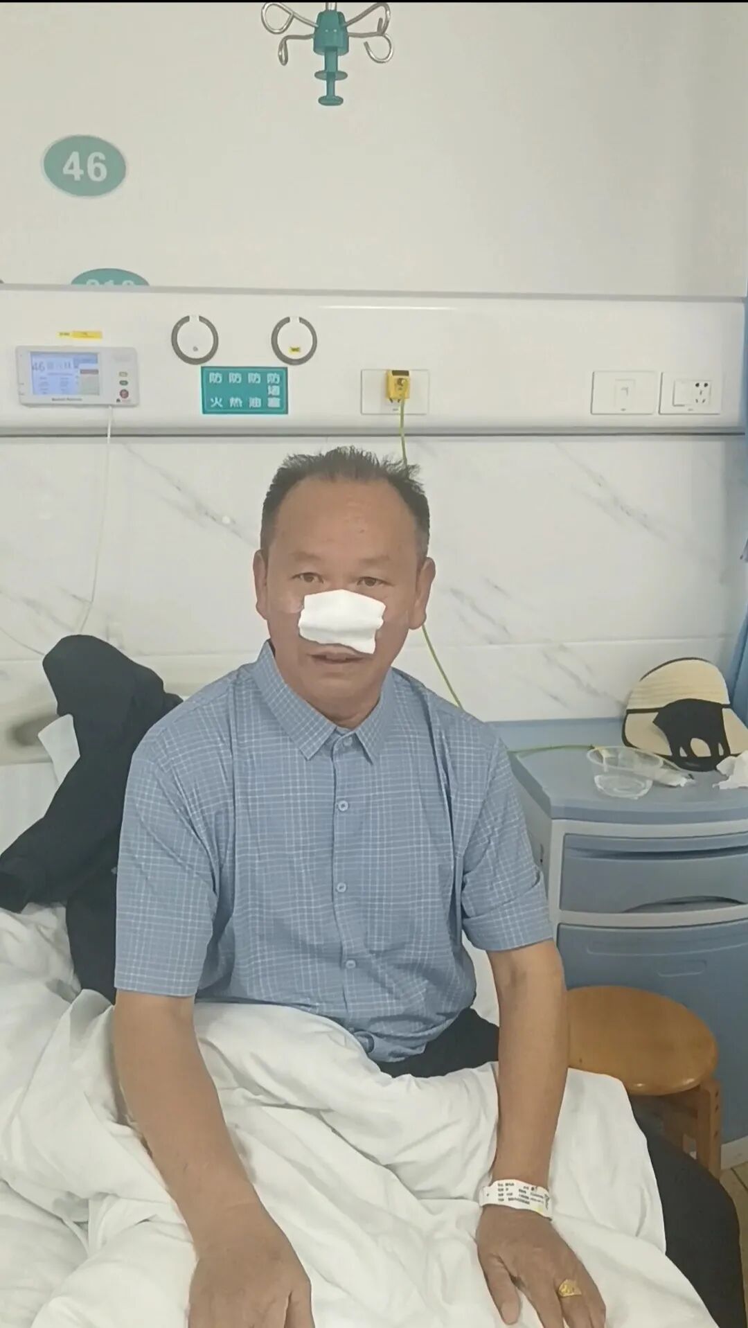 对话与歹徒搏斗被咬掉鼻子的郴州老人：从小是孤儿吃百家饭长大，即使老了也想发光发热