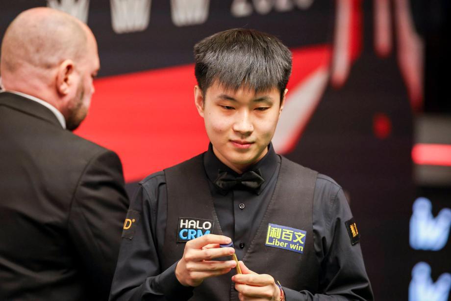 斯诺克世锦赛：赵心童压哨连赢2局8-8追平墨菲