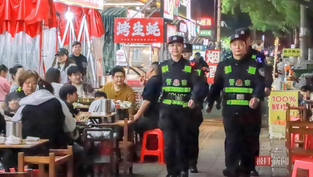 不像民警像“掌柜”，他把守护做成了“家常菜”