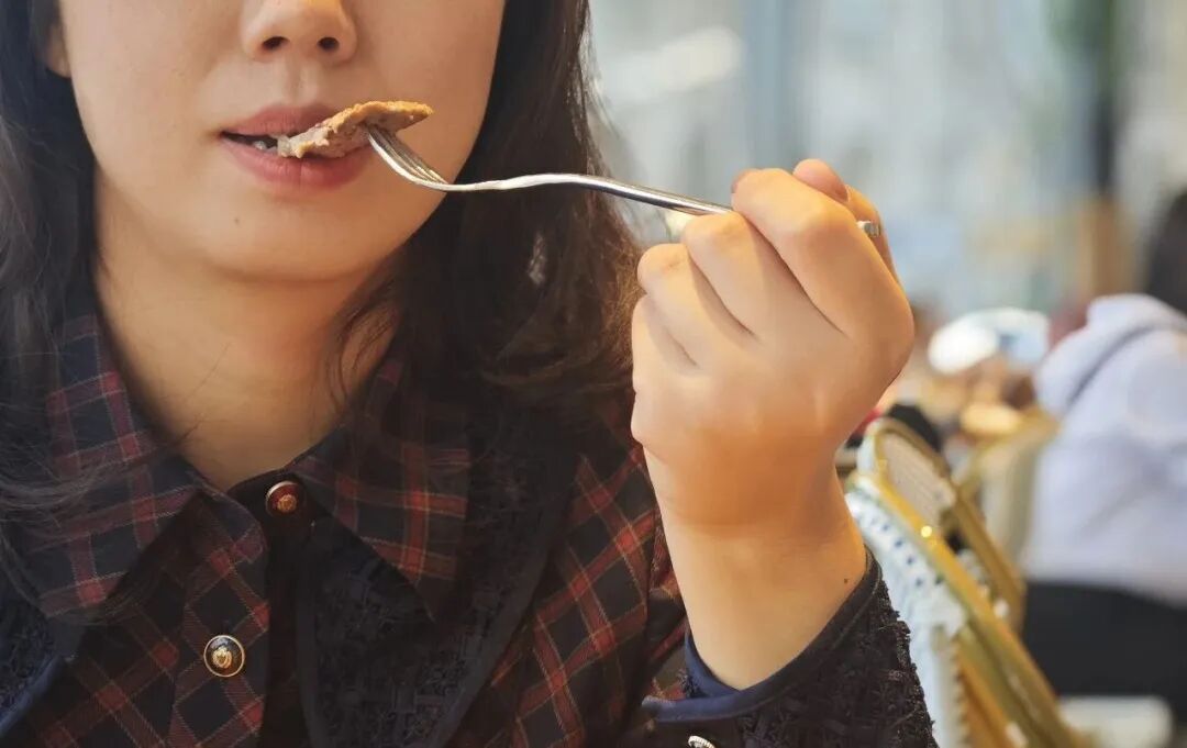 不烟不酒，查出2种癌！医生：你的腰围可能早就过了“癌症风险线”