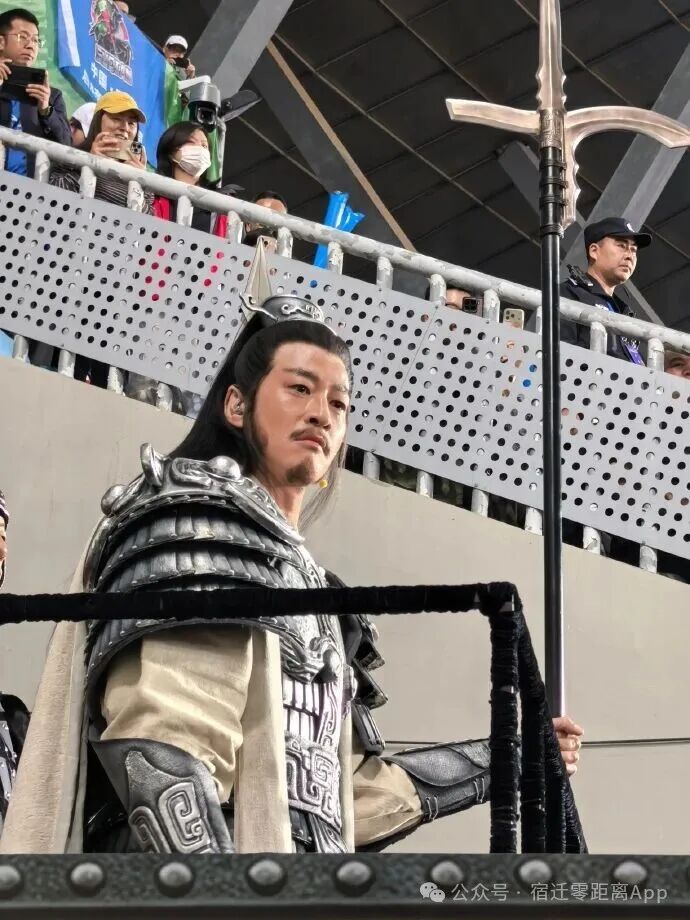 何润东出席“苏超”未收1分钱出场费，纯属友情演出