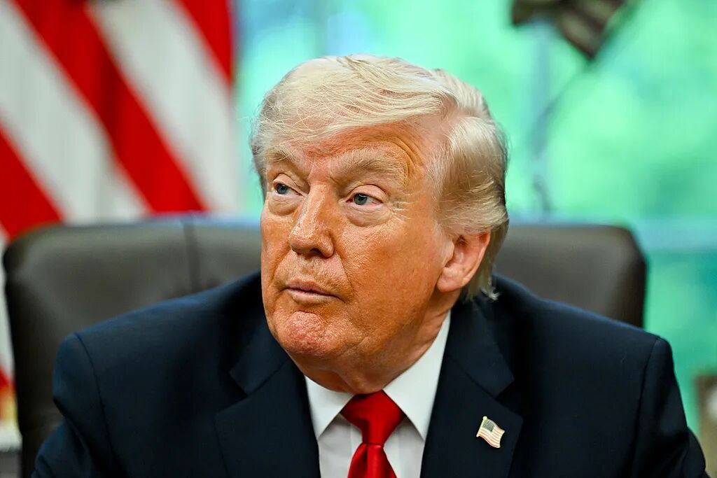 通话超一个半小时 特朗普建议普京“短期停火”