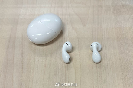 坐车时千万不要戴耳机