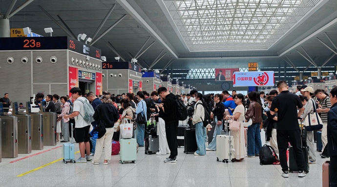 假期国铁郑州局增开临客列车210列，去往这些方向→