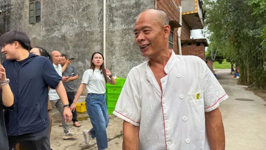 莫氏鸡煲老板回应欠债180万：确实欠了100多万，还剩三四十万尾款，现在赚钱了肯定要还