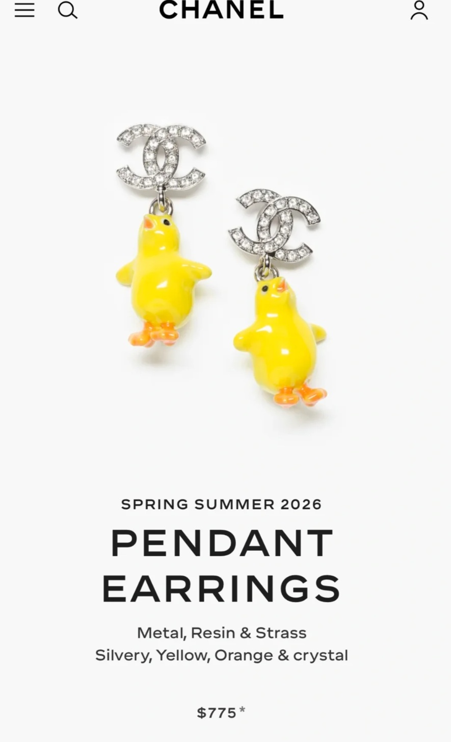 香奈儿新款无底凉鞋！王菲27年前穿过类似款式，网友：太抽象了！