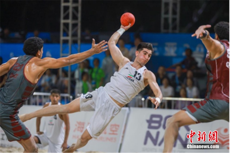 “胜利献给伊朗人民！”