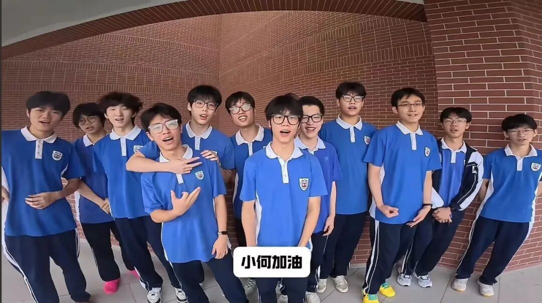 “小何，别陷在遗憾里！”高二男生当场爆哭，“没想到我是主角……”