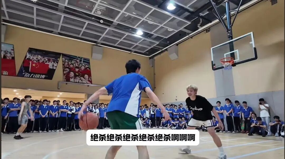 “小何，别陷在遗憾里！”高二男生当场爆哭，“没想到我是主角……”