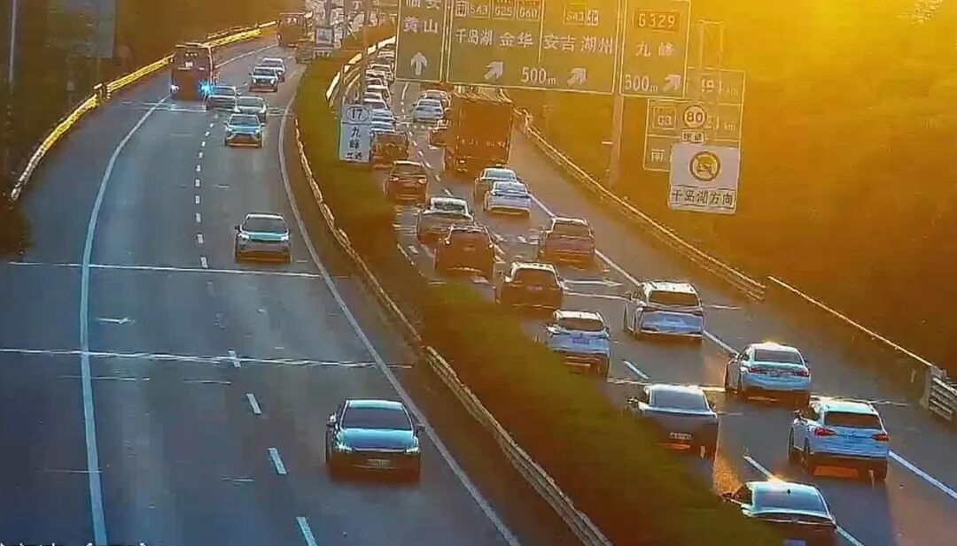 杭州东站实况！浙A大军出动了！部分高速进口关闭！重要提醒