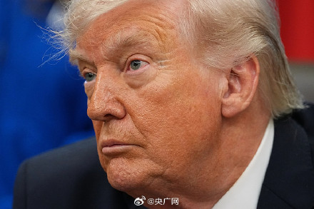 特朗普称将尽可能多地公布UFO信息