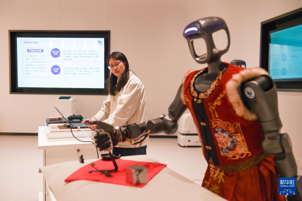 机器人数据采集工程师：打通仿生机器人应用的“最后一公里”