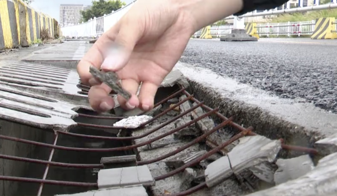 佛山一道路沙井盖出现连续破损，当地相关部门：将尽快更换