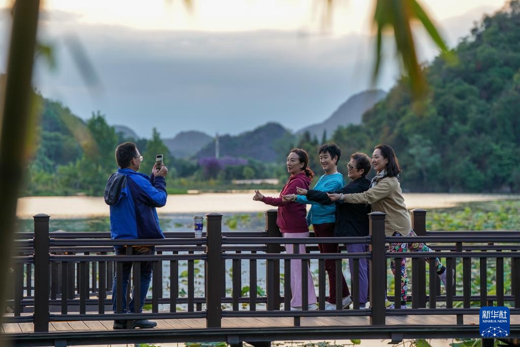 云南普者黑：山清水秀 候鸟翩跹