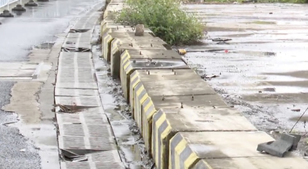 佛山一道路沙井盖出现连续破损，当地相关部门：将尽快更换