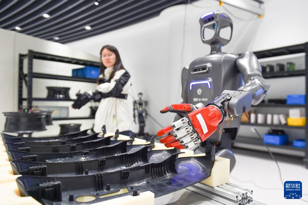 机器人数据采集工程师：打通仿生机器人应用的“最后一公里”