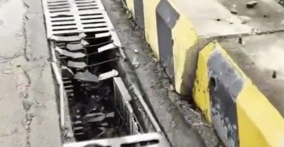 佛山一道路沙井盖出现连续破损，当地相关部门：将尽快更换