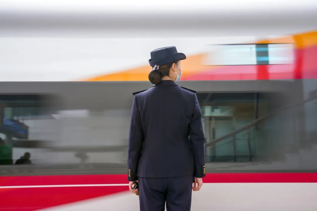 西安铁路局：“五一”假日，加开167对列车！