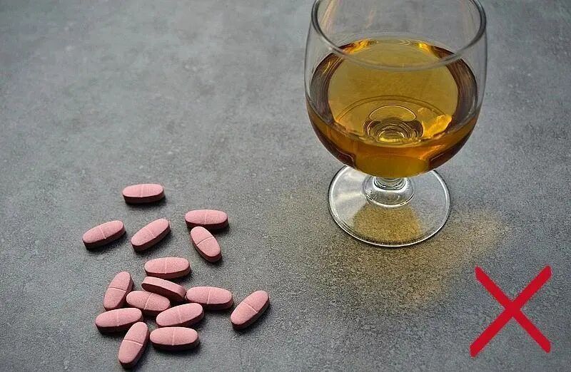 35岁男子酒后三次服用！全身95%溃烂，生命垂危…警惕这些致命组合️