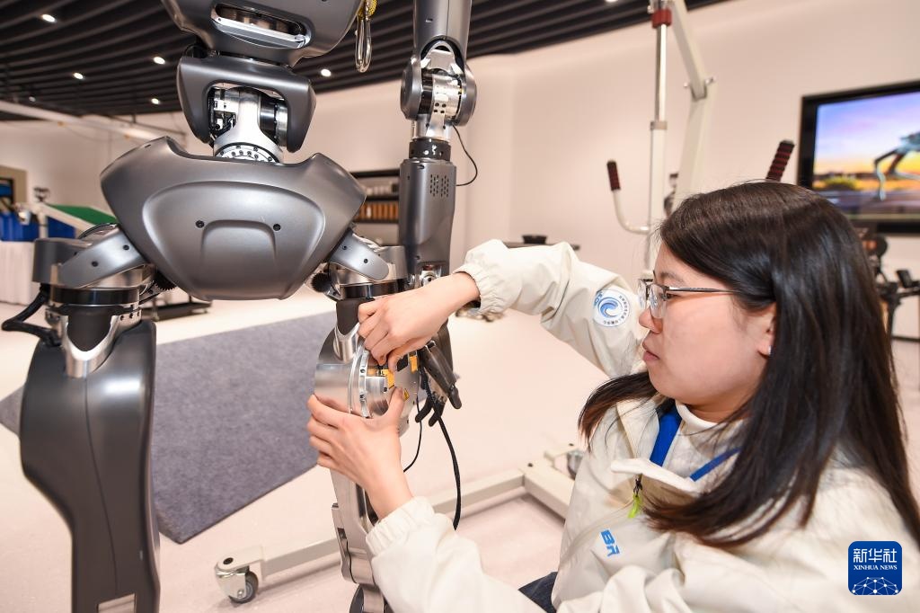 机器人数据采集工程师：打通仿生机器人应用的“最后一公里”