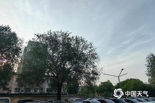 五一假期北京晴暖开场最高温26℃ 明天将现降雨降温并伴有大风