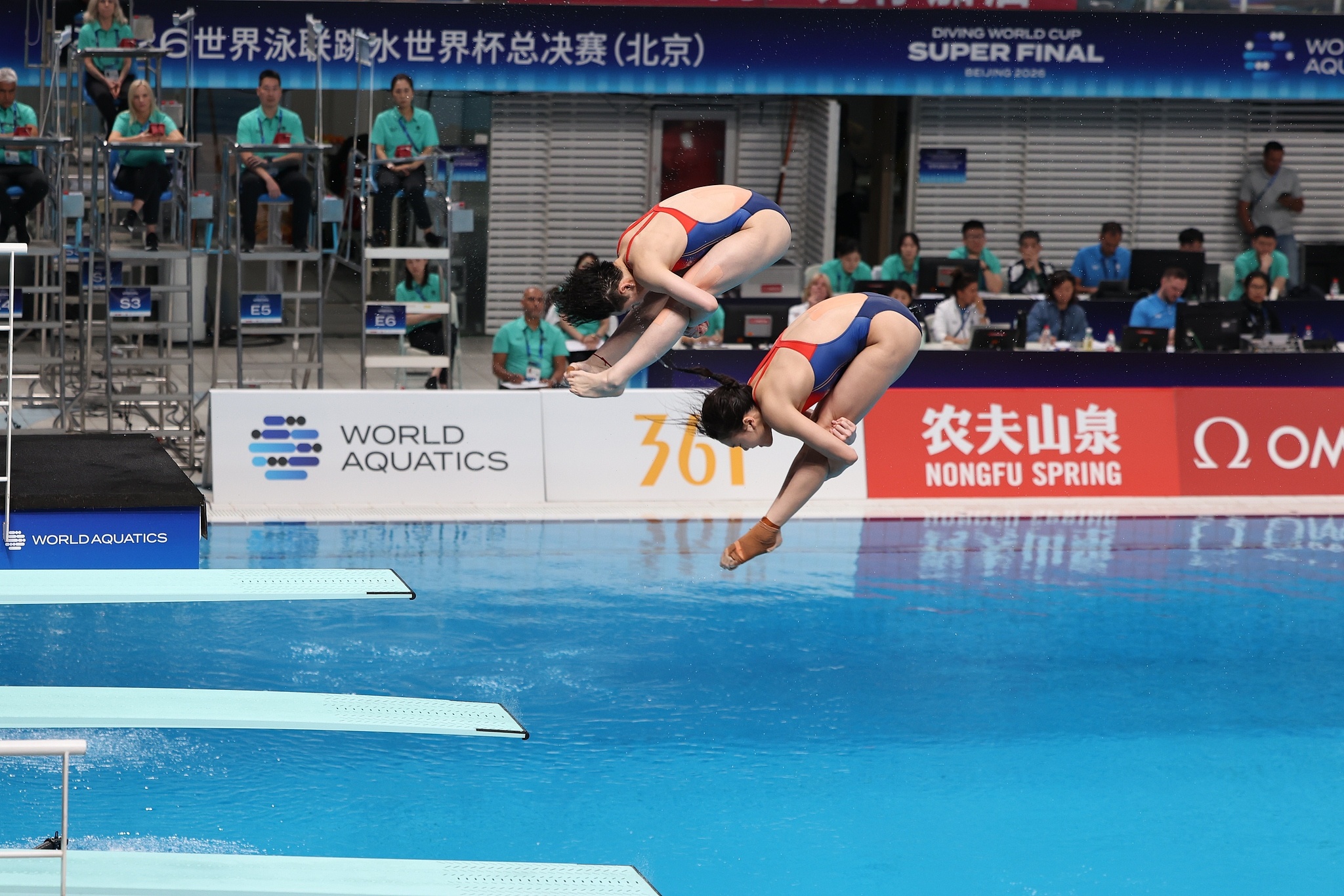 跳水世界杯总决赛女子双人3米板：陈艺文/陈佳夺冠