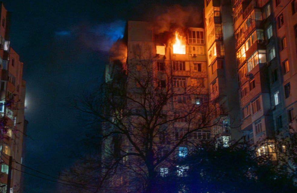 泽连斯基：俄军出动210架无人机夜袭乌克兰多地，已致多人受伤，数千户家庭断电