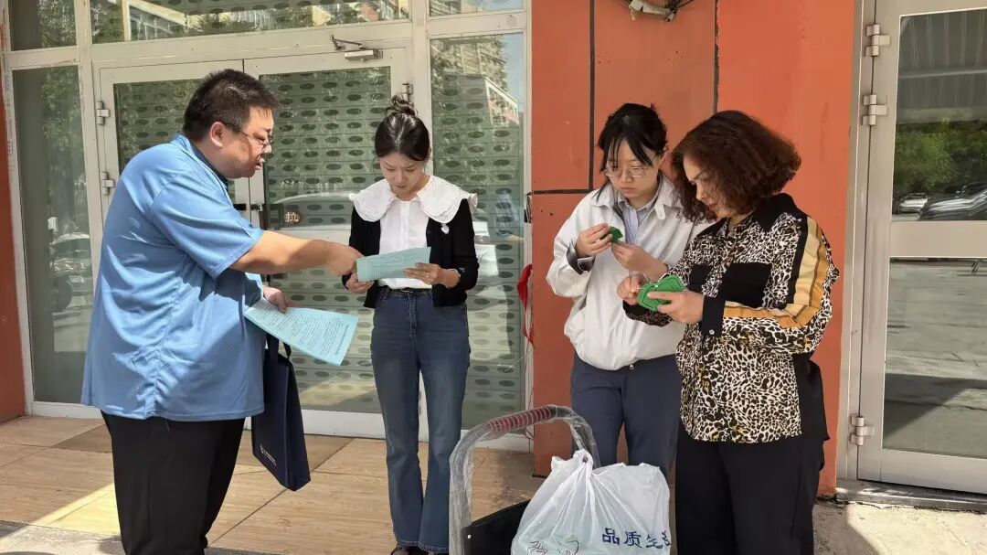 注意！粉虱已进入爆发期 哈密全域围剿