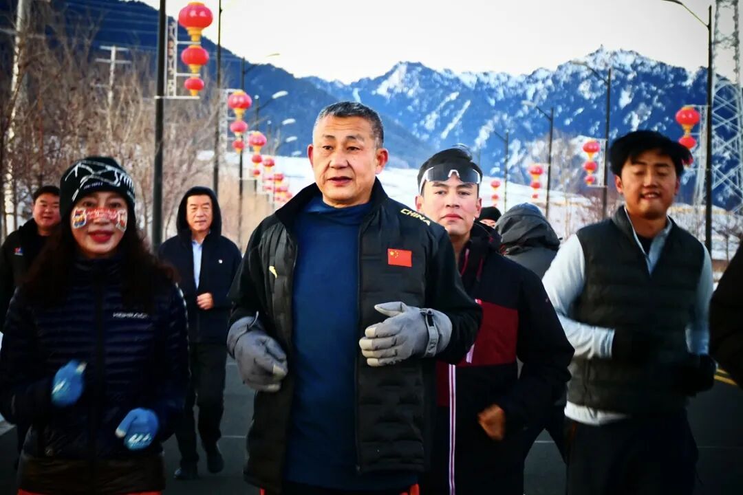 讣告，李建宏赴境外开展商务考察途中，不幸遭遇车祸去世，年仅60岁