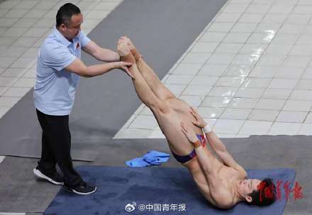 王宗源郑九源男子3米跳板摘金夺银