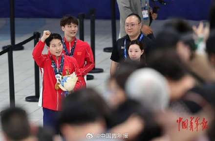王宗源郑九源男子3米跳板摘金夺银