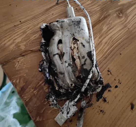 睡觉时突然炸了！看完这个，赶紧拔掉床头的它