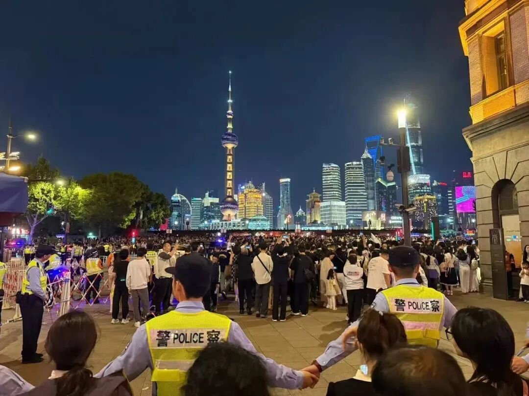上海知名景区客流同比大增，全国多地景区紧急通知：已售罄、已约满、别跑空