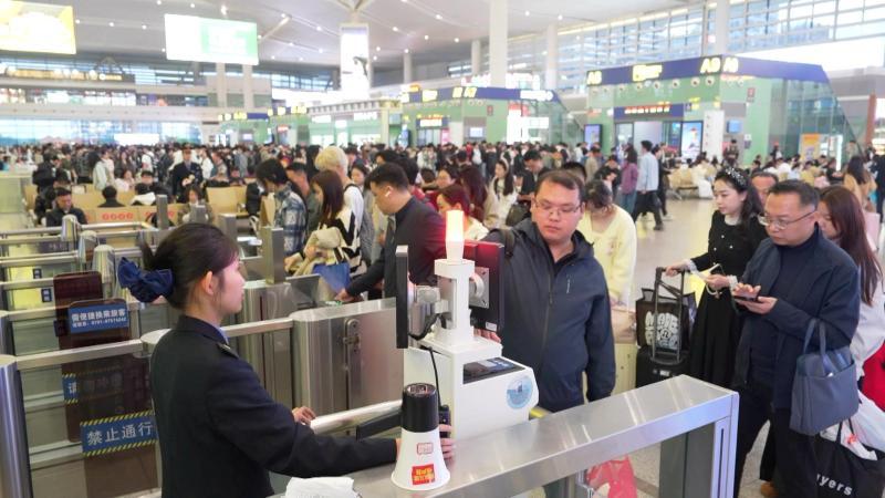 “五一”假期 铁路南昌车站预计发送旅客量创新高